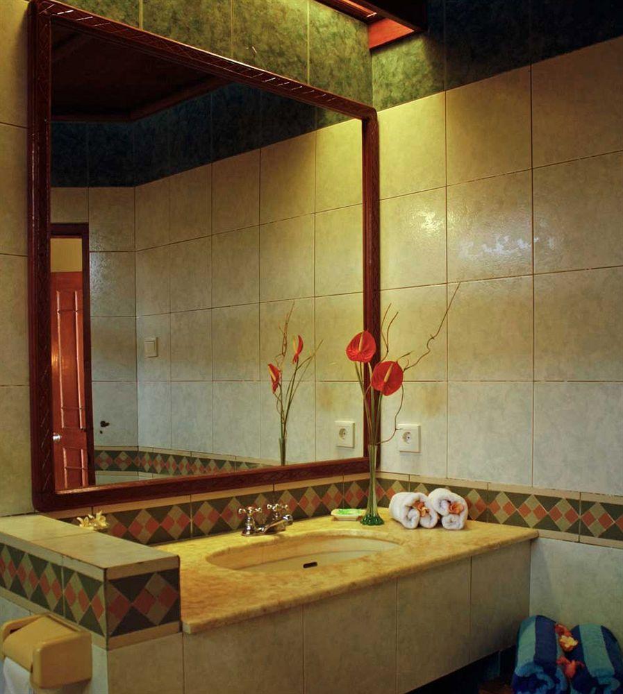The Natia, A Seaside Hotel Candi Dasa  Bagian luar foto